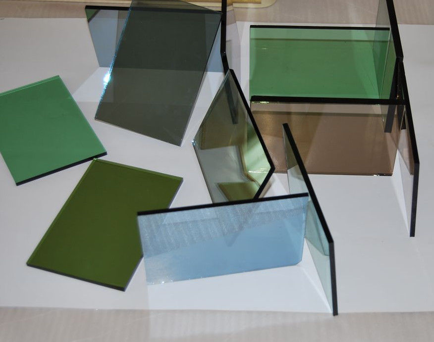 Construção de vidro flutuante refletor com cores azul/verde/bronzado/amarelo
