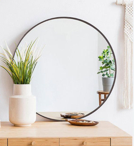Espelho de parede decorativo moderno e tecnológico de vidro