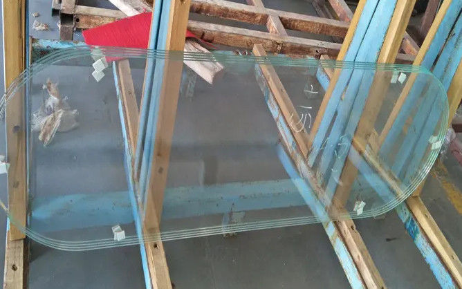 Vidro flutuante ultra-límpido para edifícios, resistência ao calor ≤ 0,3 mm/m°C e projeto irregular