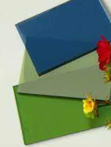 Construção de vidro flutuante refletor com cores azul/verde/bronzado/amarelo