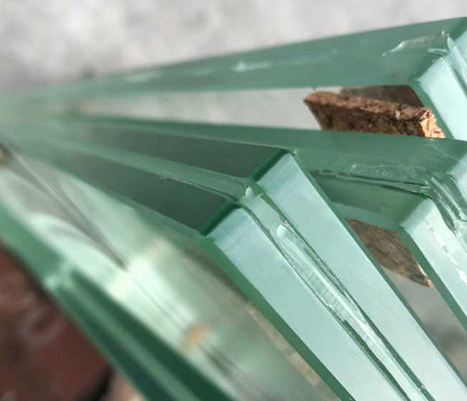6.38mm 8.38mm 10.38mm 12.38mm Vidro laminado PVB de cor clara com certificado CSI、CE、SGCC para vidro de construção