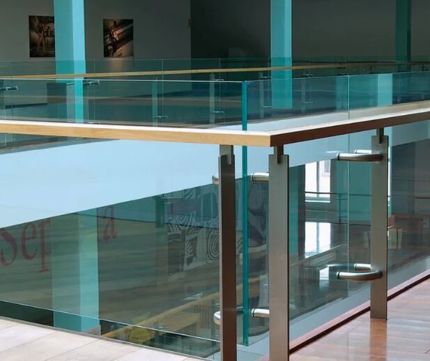 6.76-12.38mm Edifício laminado Temperado Decorativo Construção Escalão de Segurança Vidro